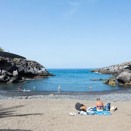 Homelike Beach View Pool Apartment