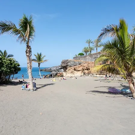 Homelike Beach View Pool Apartment *